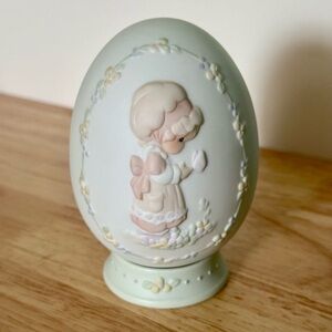 Precious Moments Limited Edition 1992 Easter Egg